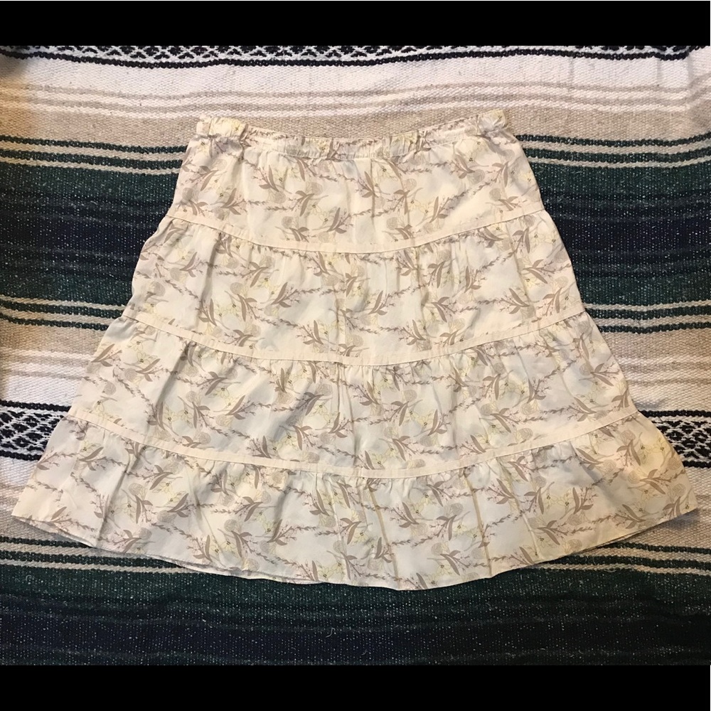 American Eagle - Beige Floral Skirt